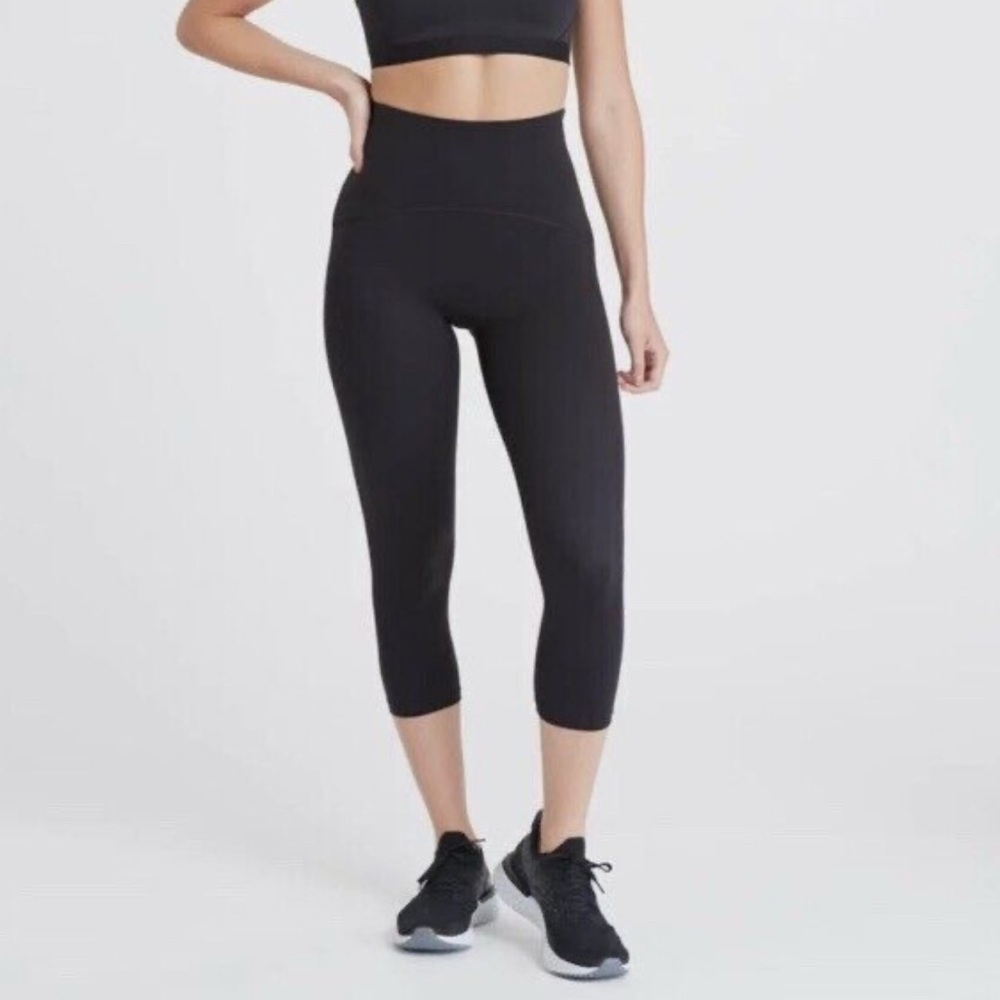 NWT Spanx Look At Me Now Cropped Black Leggings